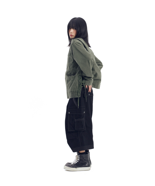 AAKAM(アーカム)の「Nova Drawstring Field Jacket (Khaki)(ミリタリージャケット・レディース・その他・1/2)」の8枚目の写真