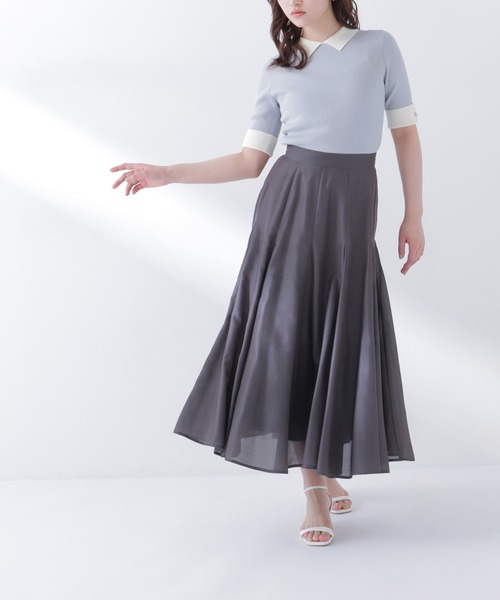NATURAL BEAUTY BASIC(ナチュラルビューティーベーシック)の「【PS/低身長サイズ】シャイニーシアーボリュームスカート(スカート・レディース・オレンジ系その他/オフホワイト/チャコールグレー・P/S/MEDIUM/SMALL)」の3枚目の写真