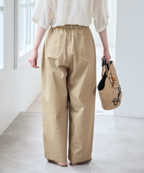 U by SPICK&SPAN（ユーバイスピックアンドスパン）の「ルーズタックチノパンツ（チノパンツ・レディース・カーキ/ベージュ/ネイビー・34/36/38）」の10枚目の写真