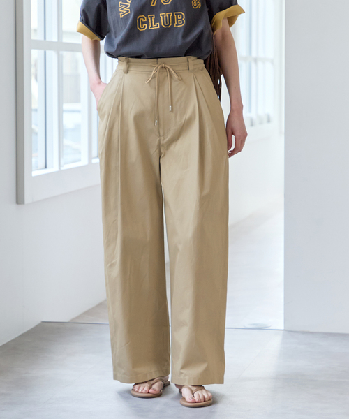 U by SPICK&SPAN（ユーバイスピックアンドスパン）の「ルーズタックチノパンツ（チノパンツ・レディース・カーキ/ベージュ/ネイビー・34/36/38）」の15枚目の写真