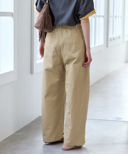 U by SPICK&SPAN（ユーバイスピックアンドスパン）の「ルーズタックチノパンツ（チノパンツ・レディース・カーキ/ベージュ/ネイビー・34/36/38）」の16枚目の写真