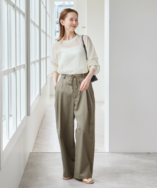 U by SPICK&SPAN（ユーバイスピックアンドスパン）の「ルーズタックチノパンツ（チノパンツ・レディース・カーキ/ベージュ/ネイビー・34/36/38）」の19枚目の写真