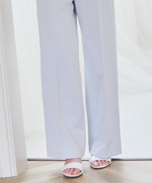 SWINGLE(スウィングル)の「センタープレスストレートパンツ(その他パンツ・レディース・ライトグレー/ライトベージュ/ブルー・SMALL/MEDIUM)」の5枚目の写真