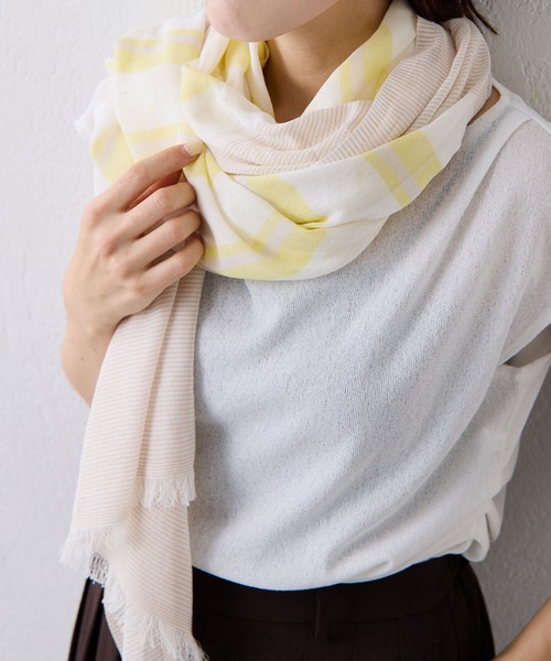 COLLAGE GALLARDAGALANTE（コラージュガリャルダガランテ）の「PAPILLONNER/アシメトリーボーダーストール（ストール/ショール・レディース・イエロー/ブルー・FREE）」の2枚目の写真