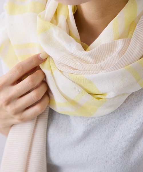 COLLAGE GALLARDAGALANTE（コラージュガリャルダガランテ）の「PAPILLONNER/アシメトリーボーダーストール（ストール/ショール・レディース・イエロー/ブルー・FREE）」の3枚目の写真