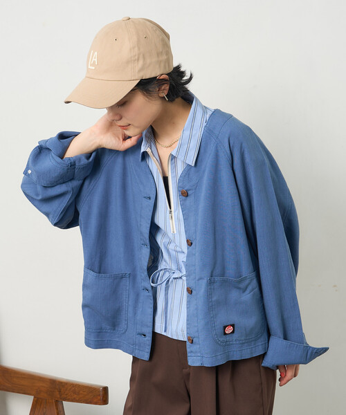 FREAK'S STORE（フリークスストア）の「RED KAP × FREAK'S STORE/レッドキャップ 別注 リネンレーヨンノーカラーVネックジャケット＜セットアップ対応＞（ノーカラージャケット・レディース・ナチュラル/ブルー/ブラック/オリーブ・ﾌﾘ-）」の4枚目の写真