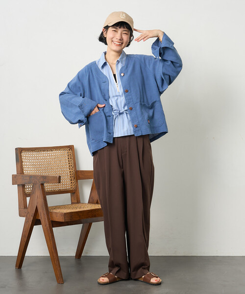 FREAK'S STORE（フリークスストア）の「RED KAP × FREAK'S STORE/レッドキャップ 別注 リネンレーヨンノーカラーVネックジャケット＜セットアップ対応＞（ノーカラージャケット・レディース・ナチュラル/ブルー/ブラック/オリーブ・ﾌﾘ-）」の11枚目の写真