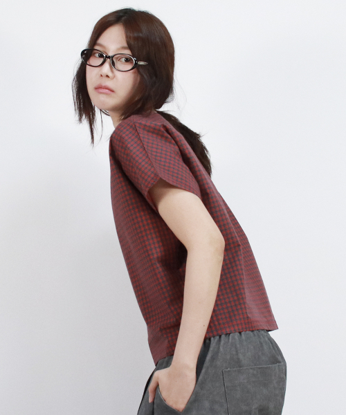 DEMARC（ドゥマーク）の「checkered mini French short-sleeved shirt Red（Tシャツ/カットソー・レディース・レッド・SMALL/MEDIUM）」の6枚目の写真