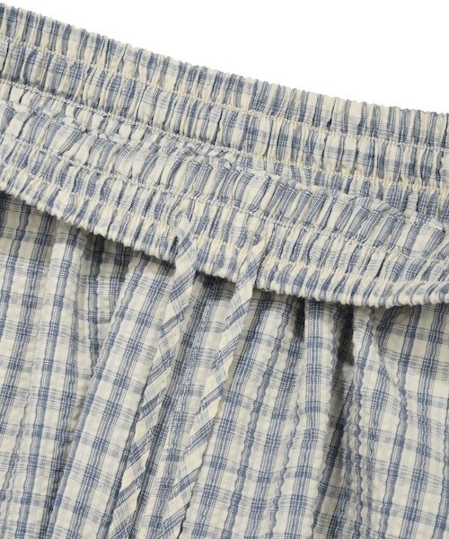 Wacky WiLLy（ワッキーウィリー）の「WOMEN'S CHECKED SEERSUCKER SHORTS（その他パンツ・レディース・クリーム/ネイビー・SMALL/MEDIUM）」の11枚目の写真