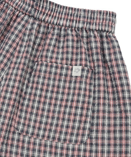 Wacky WiLLy（ワッキーウィリー）の「WOMEN'S CHECKED SEERSUCKER SHORTS（その他パンツ・レディース・クリーム/ネイビー・SMALL/MEDIUM）」の3枚目の写真