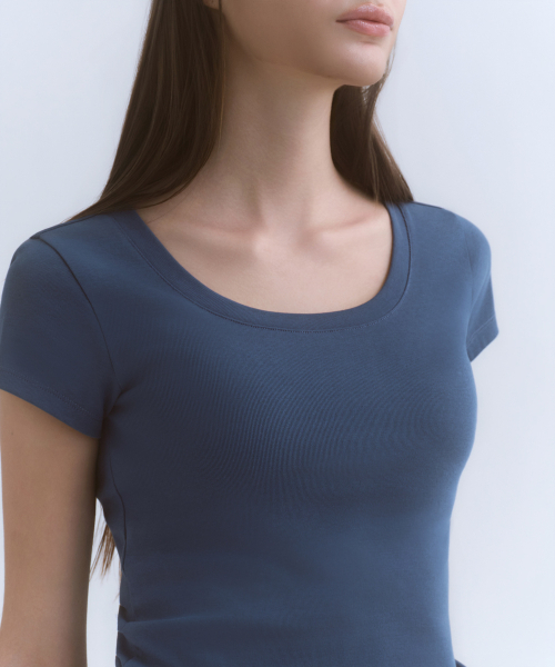 MUSINSA STANDARD WOMAN（ムシンサスタンダードウーマン）の「ウィメンズスリムスクープネックキャップスリーブTシャツ[ミッドナイトブルー]（Tシャツ/カットソー・レディース・その他・SMALL/MEDIUM/LARGE/X-SMALL）」の4枚目の写真
