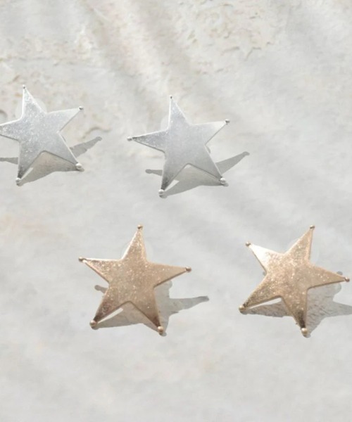 Three Four Time（ｽﾘｰﾌｫｰﾀｲﾑ）の「【LIMITED NUMBER/リミテッドナンバー】マットメタルスターピアス（ピアス（両耳用）・レディース・シルバー/ゴールド・FREE）」の4枚目の写真