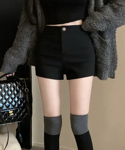 GLAMOROUS JANE(グラマラスジェーン)の「ハイウエストショートパンツ(その他パンツ・レディース・ブラック・S/M/L)」の5枚目の写真