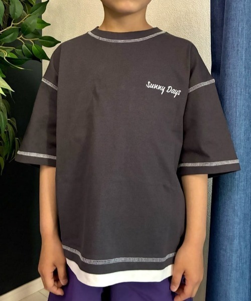 Right-on(ライトオン)の「Refurbish(リファービッシュ)フェイクレイヤードTシャツ(Tシャツ/カットソー・キッズ・グリーン/ブラック/ベージュ・120/130/140/150/160/110)」の1枚目の写真