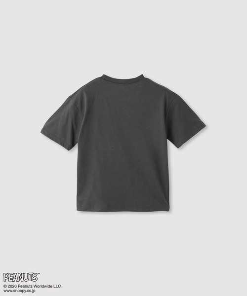 PEANUTS(ピーナッツ)の「【PEANUTS/ピーナッツ】 スヌーピー ポケット プリント Tシャツ(Tシャツ/カットソー・メンズ・チャコール・100cm/110cm/120cm/130cm/140cm/150cm/160cm)」の2枚目の写真