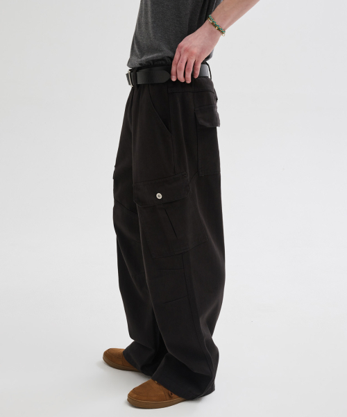 LEIRE（ルアール）の「ガーメントダイカーブカーゴパンツ[ブラック]（デニムパンツ・メンズ・その他・MEDIUM/LARGE/X-LARGE）」の3枚目の写真