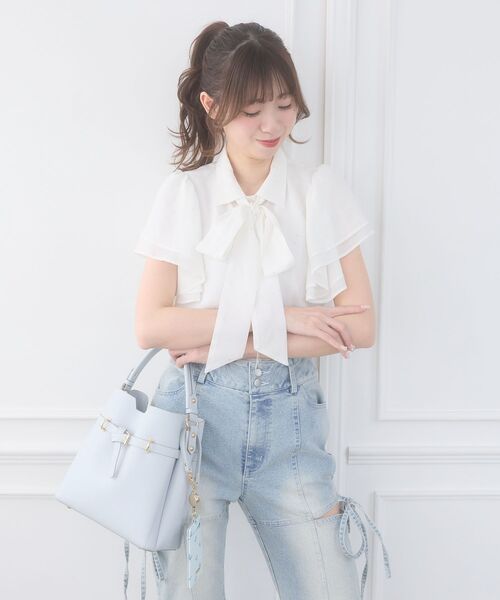 MAJESTIC LEGON(マジェスティックレゴン)の「2wayフリルスリーブブラウス(シャツ/ブラウス・レディース・ホワイト系その他2/ブルー系その他2/アイボリー/ホワイト系その他3・MEDIUM)」の12枚目の写真