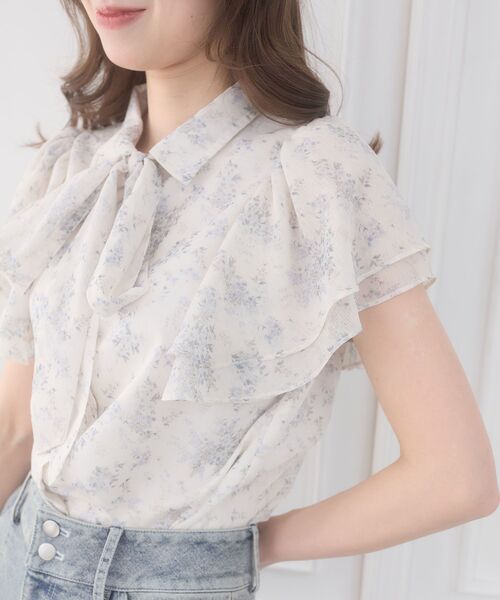 MAJESTIC LEGON(マジェスティックレゴン)の「2wayフリルスリーブブラウス(シャツ/ブラウス・レディース・ホワイト系その他2/ブルー系その他2/アイボリー/ホワイト系その他3・MEDIUM)」の19枚目の写真