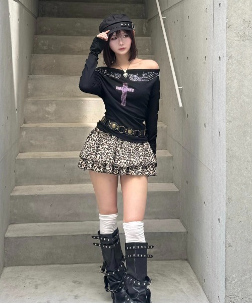 ZIPPER CLUB（ZIPPER CLUB ジッパークラブ）の「rhinestone 2way tops（Tシャツ/カットソー・レディース・ブラック・SMALL）」の5枚目の写真