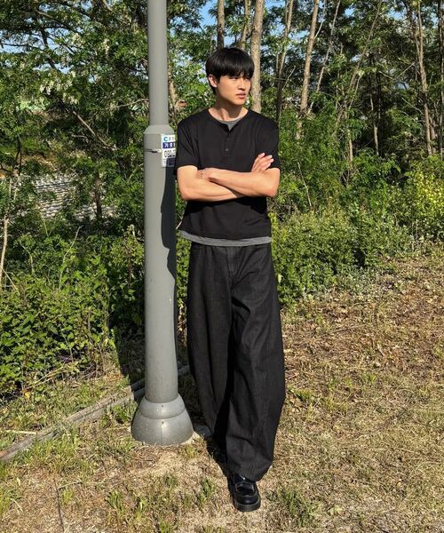 DNSR(ディーエヌエスアール)の「レイヤードヘンリーネックTシャツブラック(Tシャツ/カットソー・メンズ・その他・MEDIUM/LARGE/X-LARGE)」の9枚目の写真
