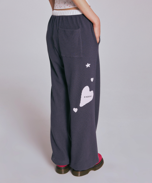 YOUHEE（ユヒ）の「[3COLORS] GRAPHIC WAFFLE SWEAT PANTS（スウェットパンツ・レディース・チャコール/パープル/ライトグレー・FREE）」の9枚目の写真
