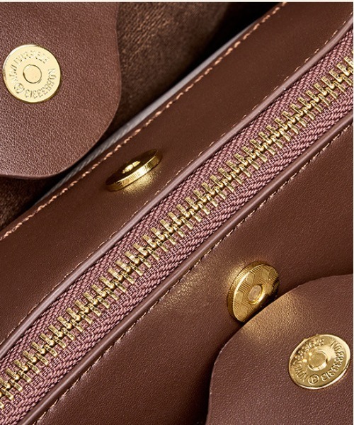 NiiNa(ニーナ)の「【 NiiNa / ニーナ 】高品質牛革クラシック2WAYバックパック(バックパック/リュック・レディース・ホワイト/ブラウン・FREE)」の17枚目の写真