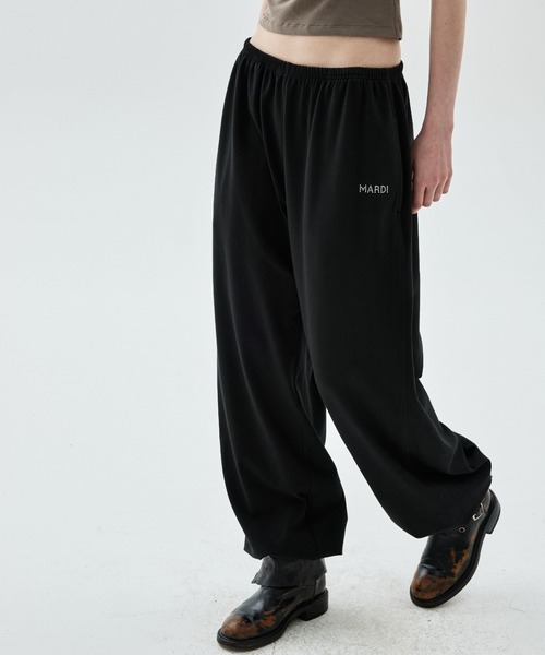Mardi Mercredi(マルディメクルディ)の「JOGGER PANTS MARDI LOGO HOTFIX / ジョガー パンツ マルディ ロゴ ホットフィックス(スウェットパンツ・レディース・ネイビー/アイボリー/ブラック/グレー・FREE)」の8枚目の写真
