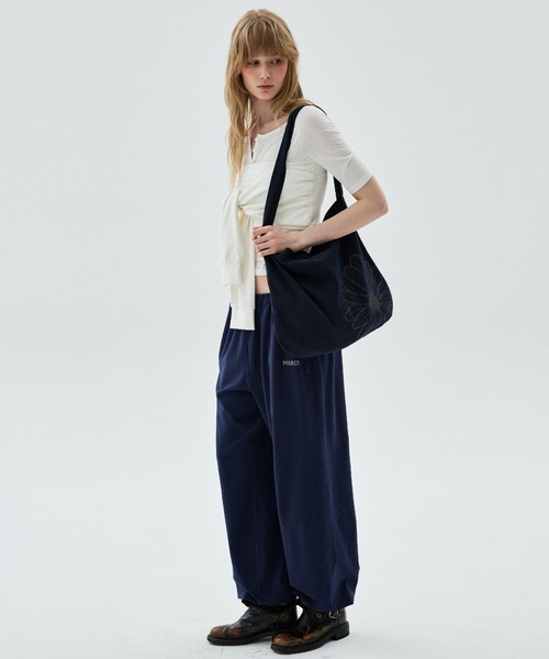 Mardi Mercredi(マルディメクルディ)の「JOGGER PANTS MARDI LOGO HOTFIX / ジョガー パンツ マルディ ロゴ ホットフィックス(スウェットパンツ・レディース・ネイビー/アイボリー/ブラック/グレー・FREE)」の13枚目の写真