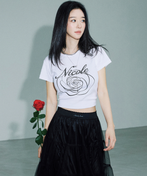 NICK&NICOLE（ニックアンドニコール）の「ROSE LETTERING CROPPED TOP_WHITE（Tシャツ/カットソー・レディース・その他・FREE）」の3枚目の写真