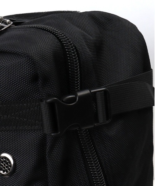 BACKYARD FAMILY(バックヤードファミリー)の「バックパック40L bcbag06(バックパック/リュック・メンズ・ブラック/グリーン・FREE)」の4枚目の写真