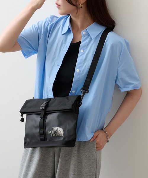 THE NORTH FACE(ザノースフェイス)の「【THE NORTH FACE】BASE CAMP SHOULDER BAG NF0A8BK6(ショルダーバッグ・メンズ・ブラック・FREE)」の1枚目の写真