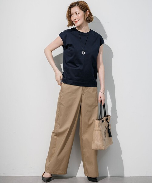 23区 S(ニジュウサンクチイサイサイズ)の「シルキータッチ フレンチスリーブ Tシャツ(Tシャツ/カットソー・レディース・ホワイト系/ピンク系/ベージュ系・32)」の15枚目の写真