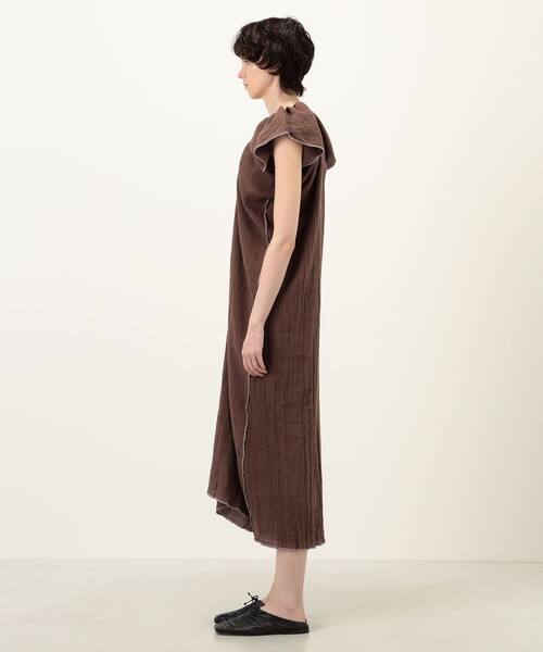 BASERANGE(ベースレンジ)の「BASERANGE MAX DRESS リネンコットン ワンピース(ワンピース・レディース・ダークブラウン・S)」の6枚目の写真