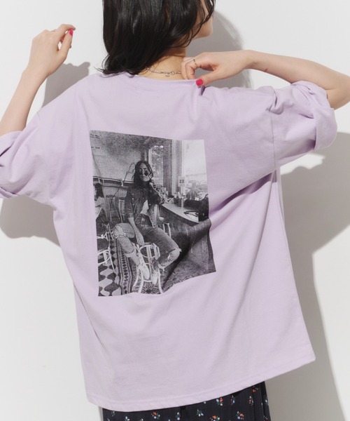 Unitage(ユニテージ)の「バックフォトBIG TEE(Tシャツ/カットソー・レディース・ライトパープル/ホワイト/チャコールグレー・FREE)」の1枚目の写真