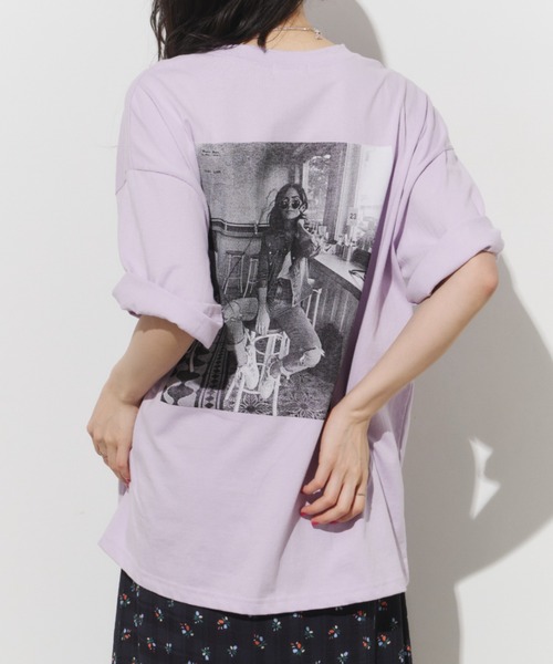 Unitage(ユニテージ)の「バックフォトBIG TEE(Tシャツ/カットソー・レディース・ライトパープル/ホワイト/チャコールグレー・FREE)」の13枚目の写真