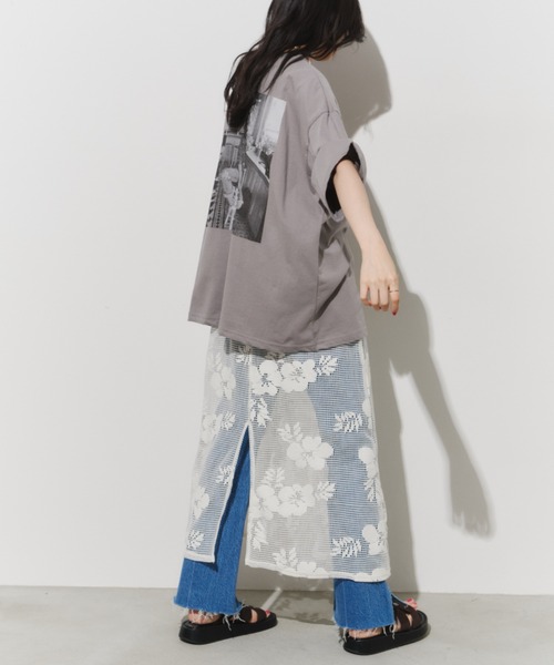 Unitage(ユニテージ)の「バックフォトBIG TEE(Tシャツ/カットソー・レディース・ライトパープル/ホワイト/チャコールグレー・FREE)」の10枚目の写真