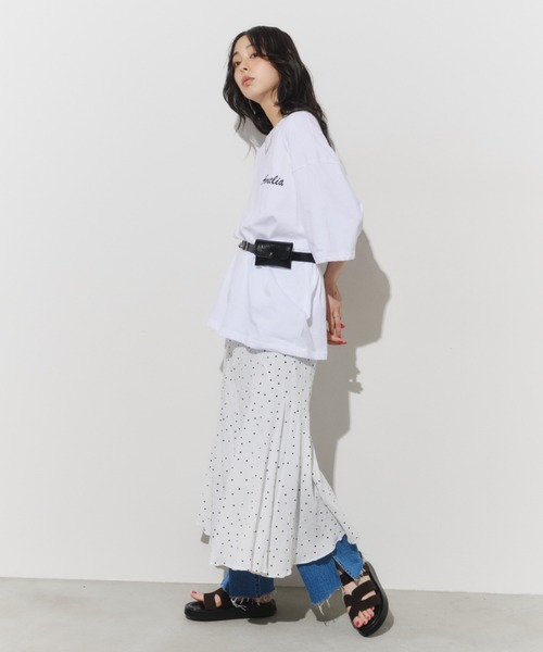 Unitage(ユニテージ)の「バックフォトBIG TEE(Tシャツ/カットソー・レディース・ライトパープル/ホワイト/チャコールグレー・FREE)」の4枚目の写真
