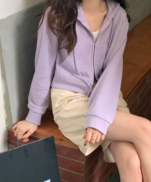 boemy(ボエミー)の「ワンポイントロゴ クロップドパーカー(パーカー・レディース・ブラック・FREE)」の19枚目の写真