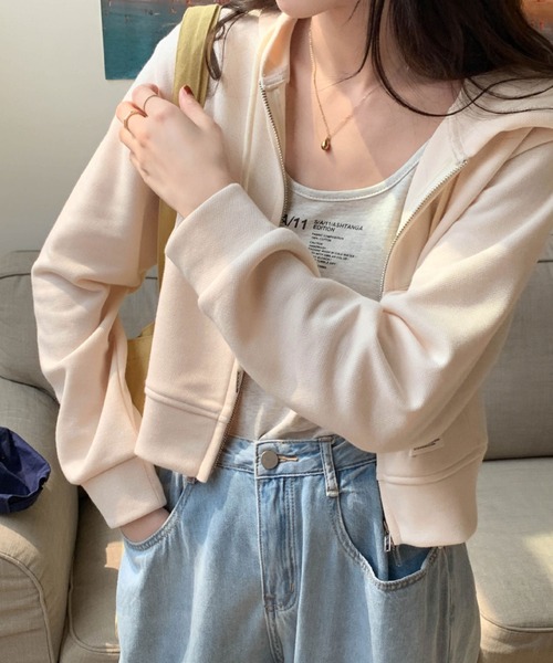 boemy(ボエミー)の「ワンポイントロゴ クロップドパーカー(パーカー・レディース・ブラック・FREE)」の20枚目の写真