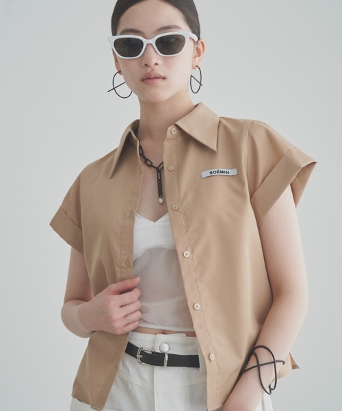 SOEMIN(ソミン)の「Cuffed short sleeve shirt/ロールアップ半袖シャツ(シャツ/ブラウス・レディース・ブラック/ベージュ/ホワイト・FREE)」の3枚目の写真