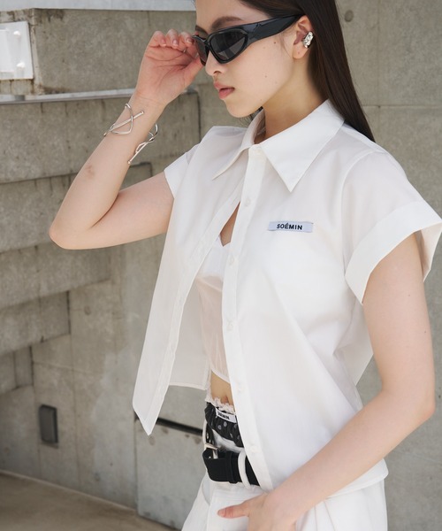 SOEMIN(ソミン)の「Cuffed short sleeve shirt/ロールアップ半袖シャツ(シャツ/ブラウス・レディース・ブラック/ベージュ/ホワイト・FREE)」の12枚目の写真