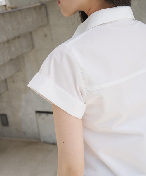 SOEMIN(ソミン)の「Cuffed short sleeve shirt/ロールアップ半袖シャツ(シャツ/ブラウス・レディース・ブラック/ベージュ/ホワイト・FREE)」の19枚目の写真