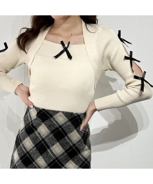 marcydorn(マーシードルン)の「肩あき×リボンガーリーニットトップス(ニット/セーター・レディース・ホワイト・ONE SIZE)」の3枚目の写真