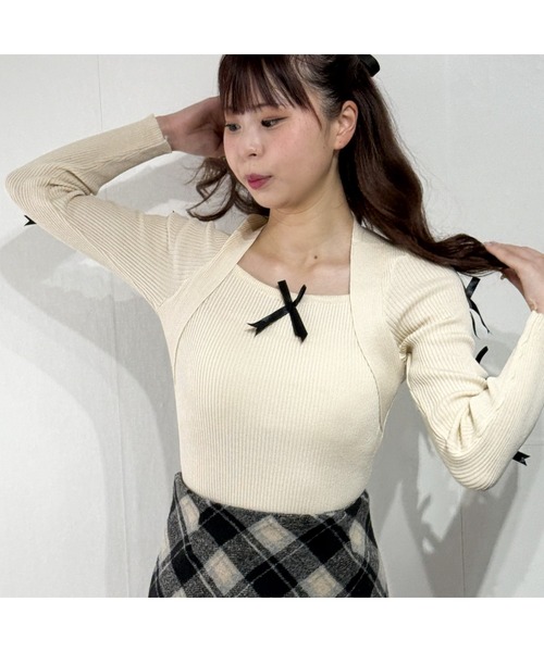 marcydorn(マーシードルン)の「肩あき×リボンガーリーニットトップス(ニット/セーター・レディース・ホワイト・ONE SIZE)」の16枚目の写真