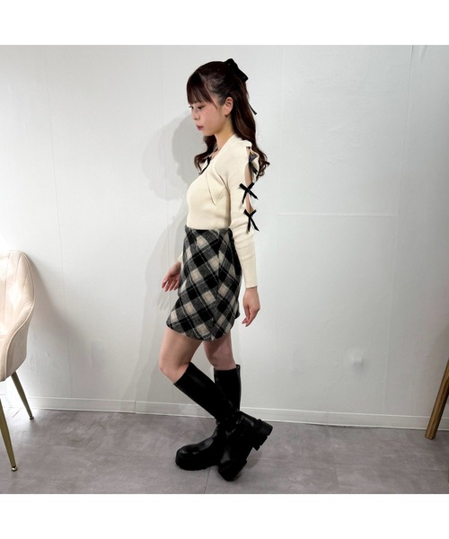 marcydorn(マーシードルン)の「肩あき×リボンガーリーニットトップス(ニット/セーター・レディース・ホワイト・ONE SIZE)」の10枚目の写真