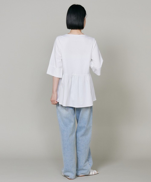 I.T.'S international(イッツインターナショナル)の「スーピマコットン ペプラムギャザープルオーバー(Tシャツ/カットソー・レディース・ダークブラウン/ネイビー/ホワイト・フリー)」の16枚目の写真