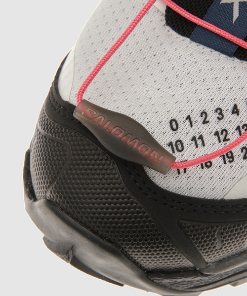MM6 Maison Margiela(エムエムシックス メゾン マルジェラ)の「SNEAKERS(MEN)(スニーカー・メンズ・その他1/その他・27/27.5/26.5/26/28/25.5)」の10枚目の写真