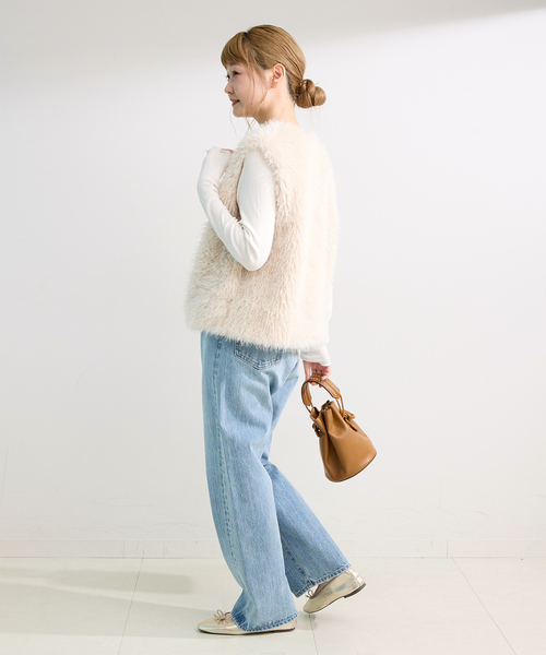 B.C STOCK（ベーセーストック）の「FUR VEST（ベスト・レディース・グレー/ベージュ/アイボリー・FREE）」の13枚目の写真