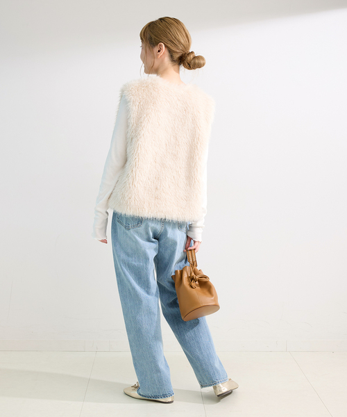 B.C STOCK（ベーセーストック）の「FUR VEST（ベスト・レディース・グレー/ベージュ/アイボリー・FREE）」の15枚目の写真