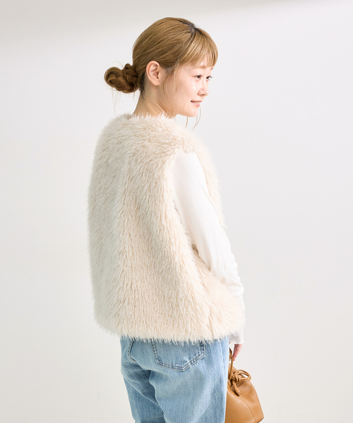 B.C STOCK（ベーセーストック）の「FUR VEST（ベスト・レディース・グレー/ベージュ/アイボリー・FREE）」の18枚目の写真